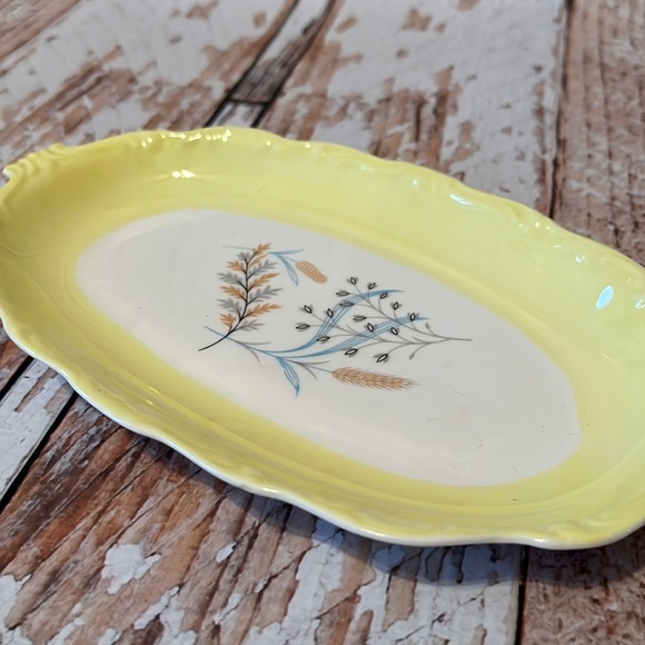 Queen Anne’s Fine Bone China Glass Dish - Picture 2 of 6